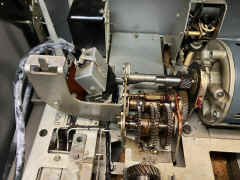 28ksr-gearshift-02.jpg (4073670 bytes)